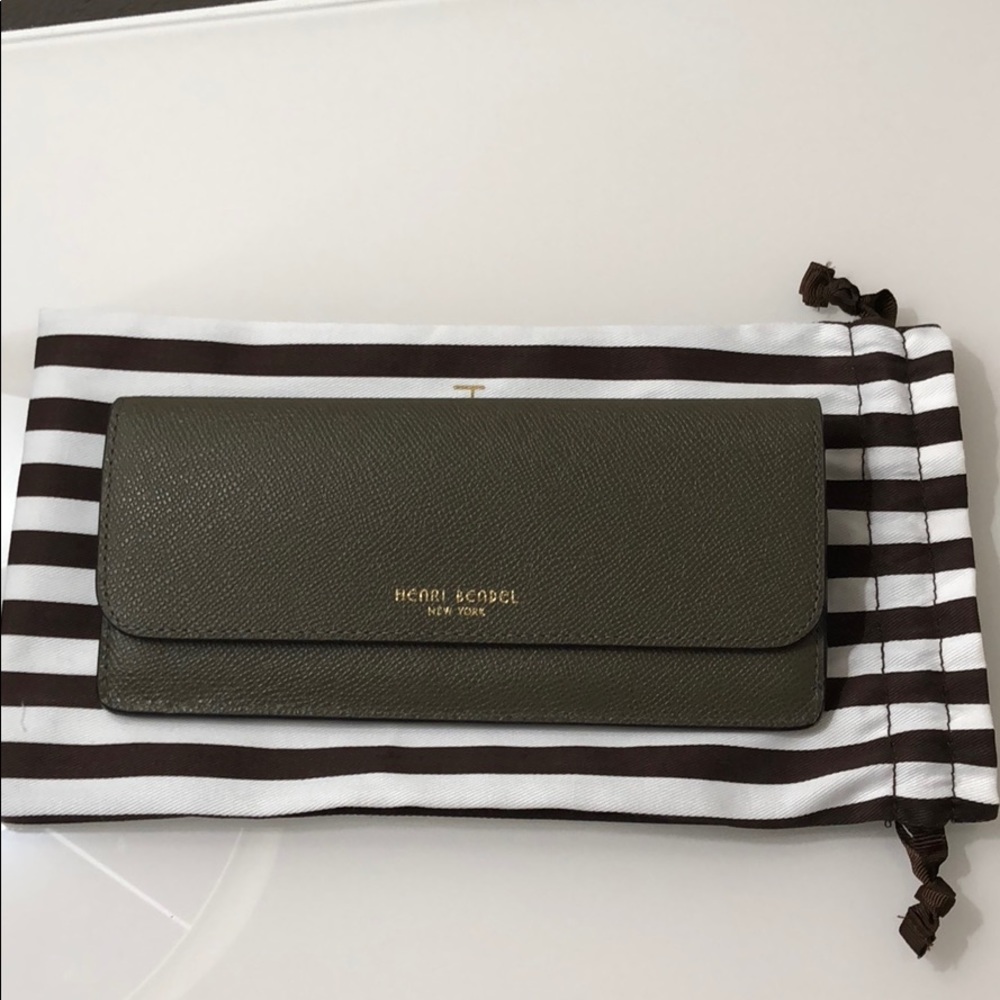 Henri bendel green wallet